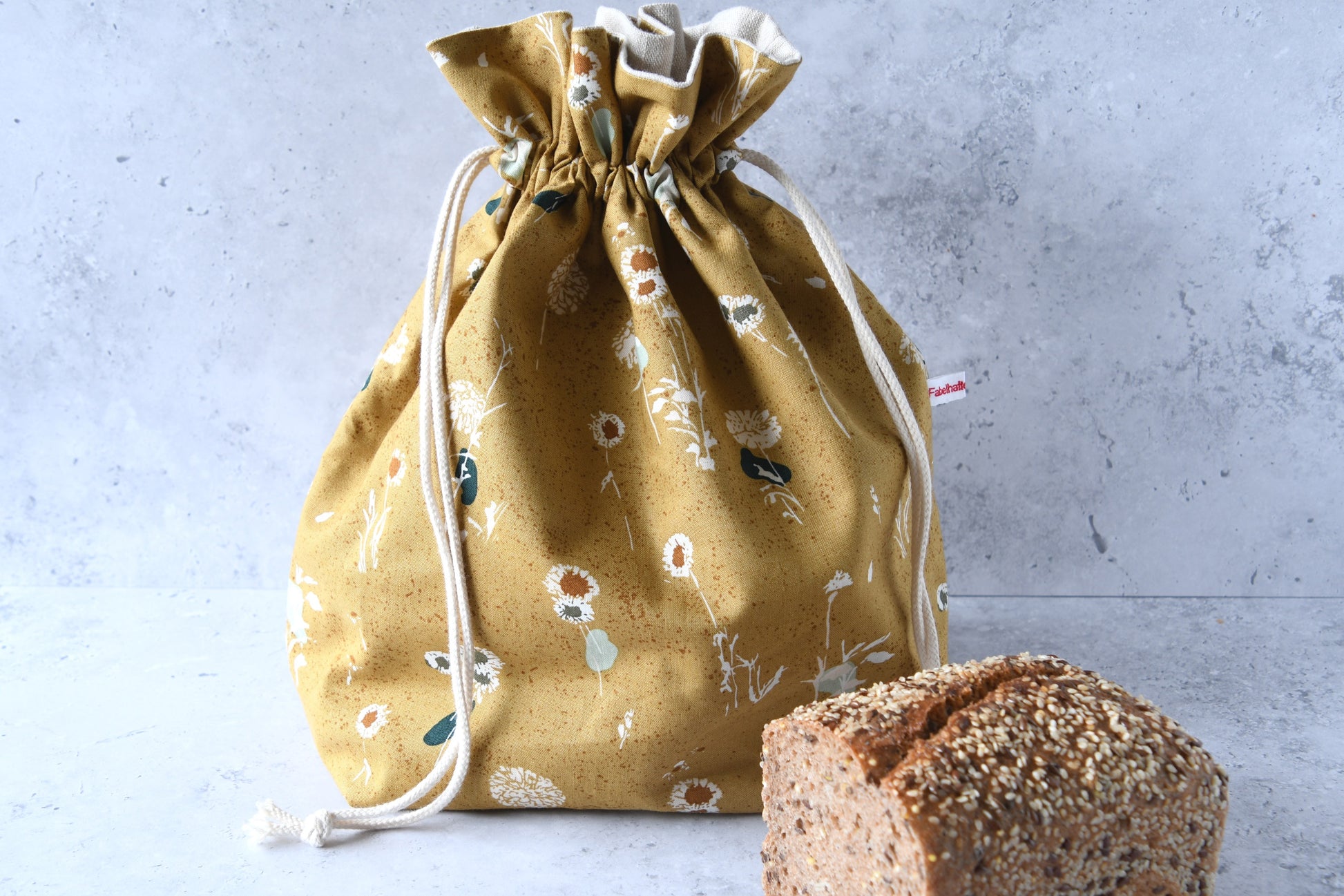 Handgenähter 3-in-1 Brotbeutel "Amber" aus Baumwolle und Innenfutter aus Leinen von Fabelhaftewerkstatt.