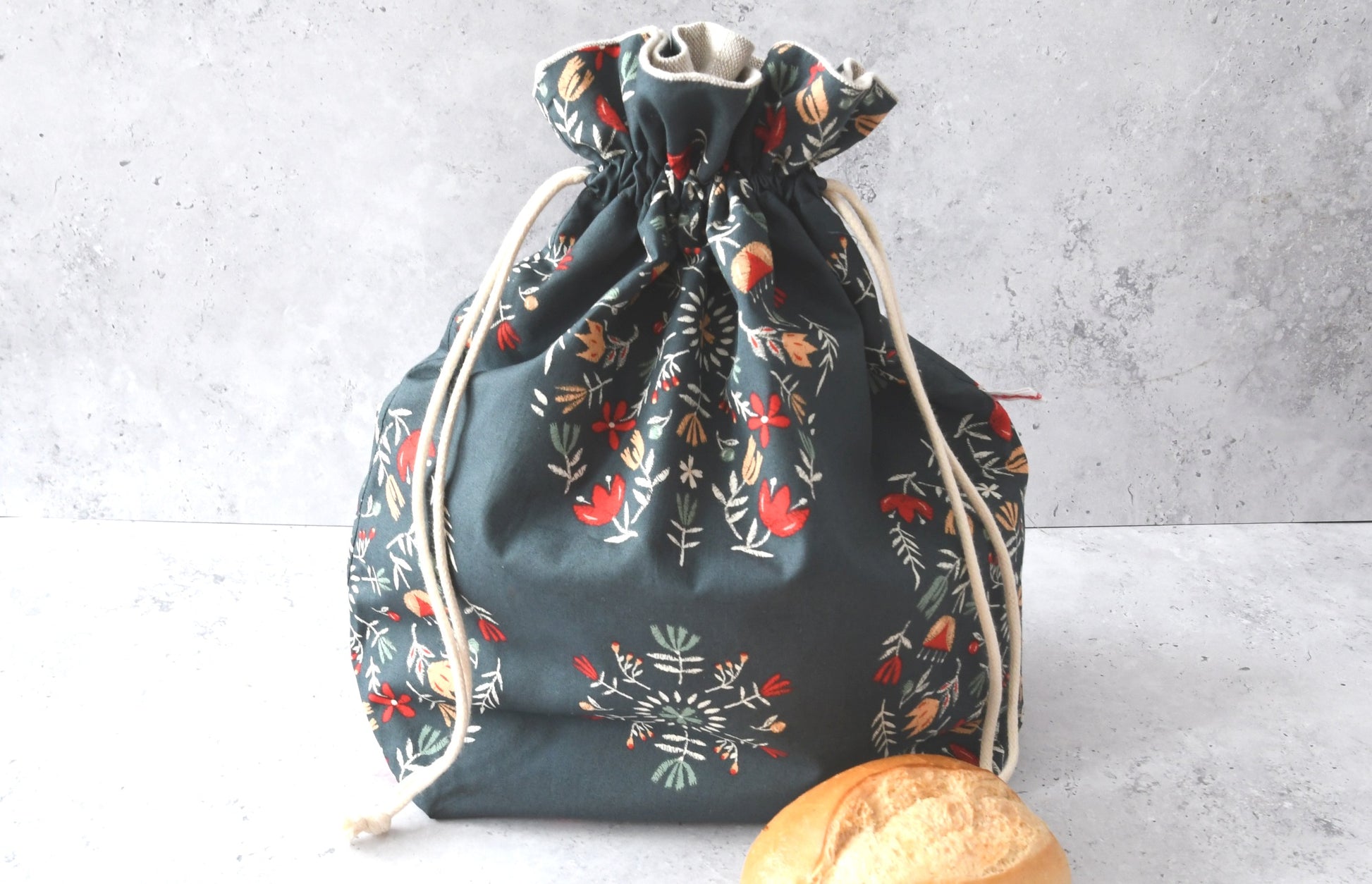 Handgenähter 3-in-1 Brotbeutel "Nathalie" aus Baumwolle und Innenfutter aus Leinen von Fabelhaftewerkstatt.