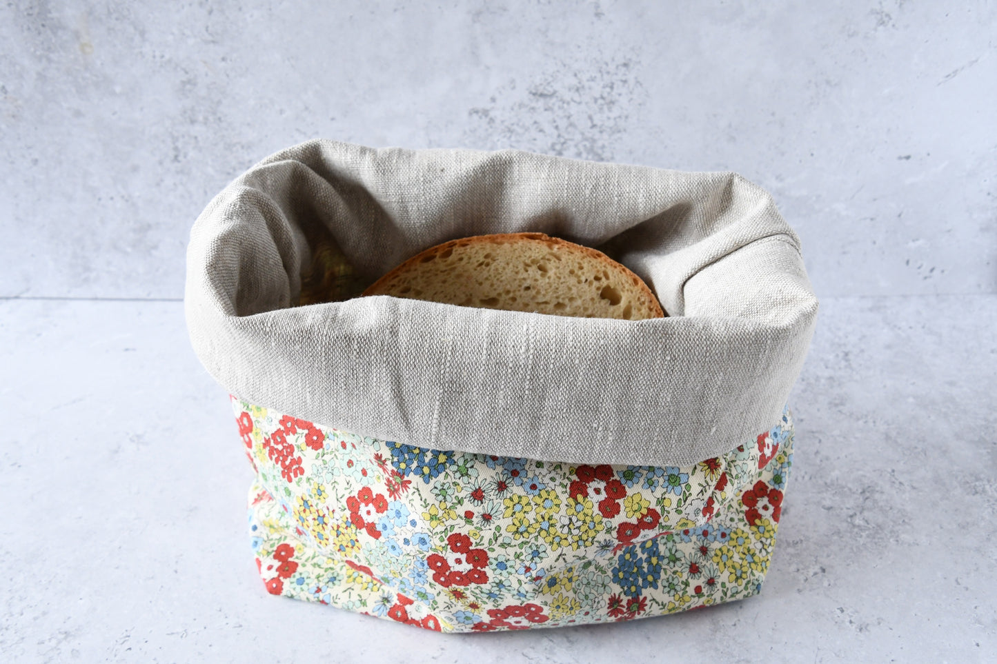 Brotbeutel und Brotkorb mit Leinen - Saki