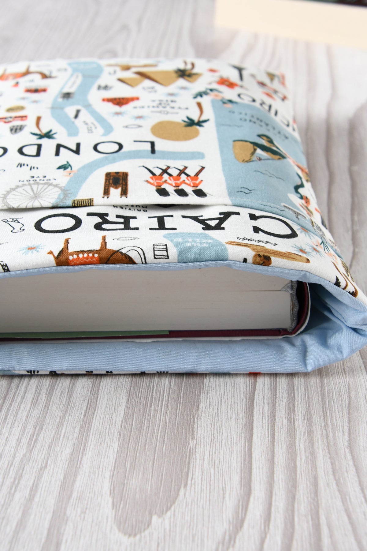 Große Buchtasche Stoff für dicke Bücher und Hardcover – handgemacht.