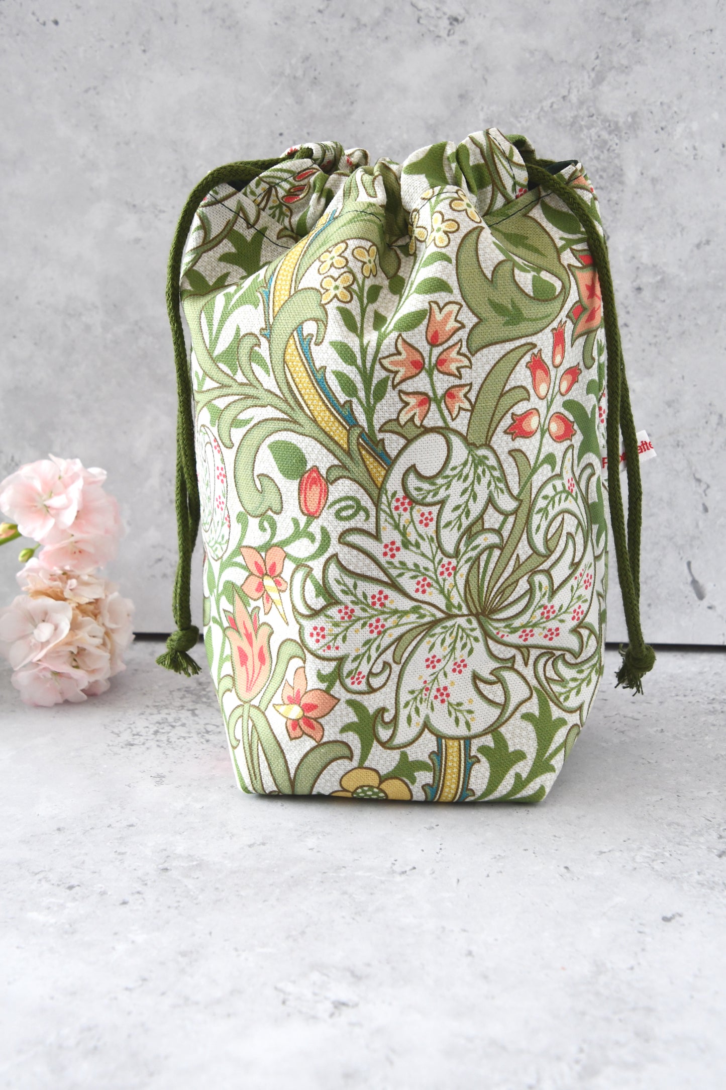 Kinchaku Reisebeutel aus Canvas im William Morris Muster
