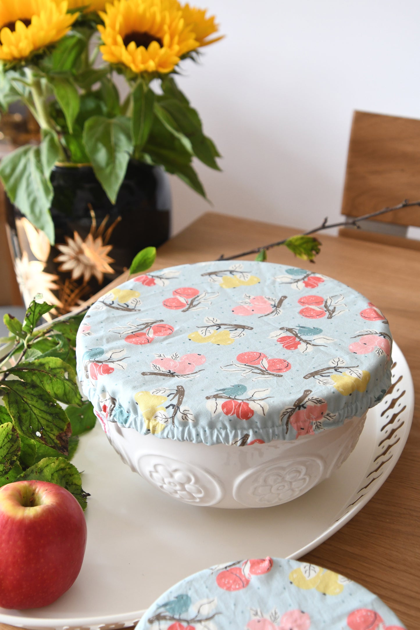 Schüsselhaube - Obstzweige Hellblau