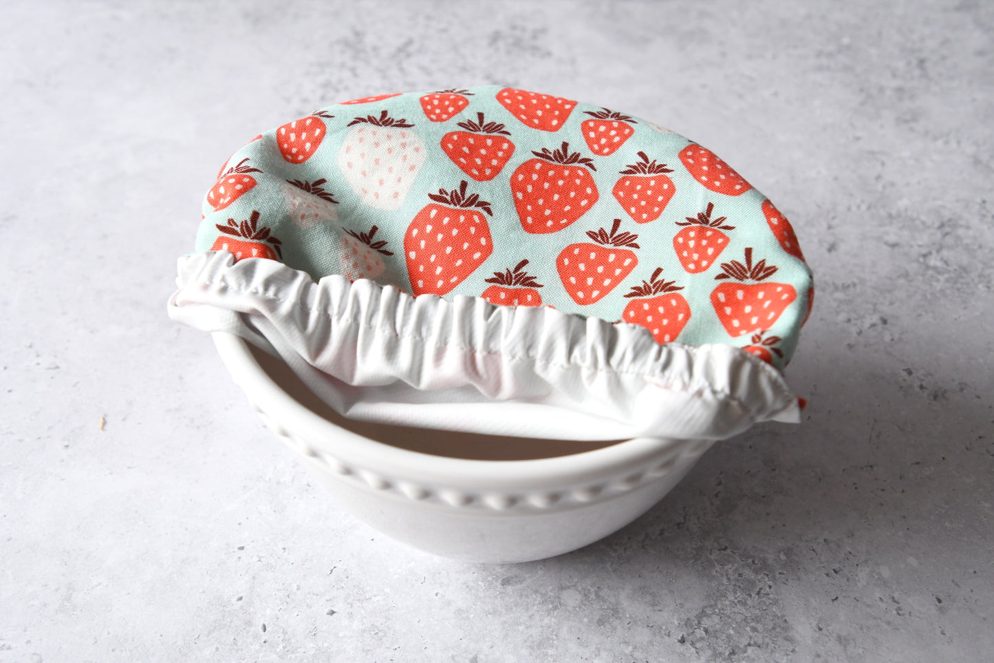 Schüsselhaube - reife Erdbeeren