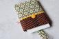 Preview: eBook-Reader-Tasche "Retroblumen mit braun"
