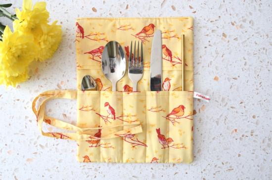 Besteckrolle "Vögel auf gelb"