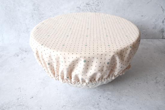 Preview: Schüsselhaube XL "Kleine Punkte auf hellrosa"