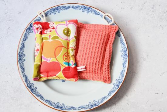 Spülschwamm, Scheuerschwamm, 2er Set - "Retro-Äpfel auf grün"