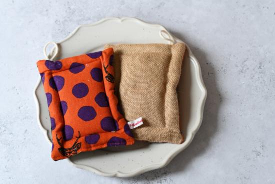 Schwamm-Set "Rehkopf und lilafarbene Punkte auf orange"