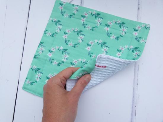 Spültuch, Putztuch  - "Blumenkränze auf mint"