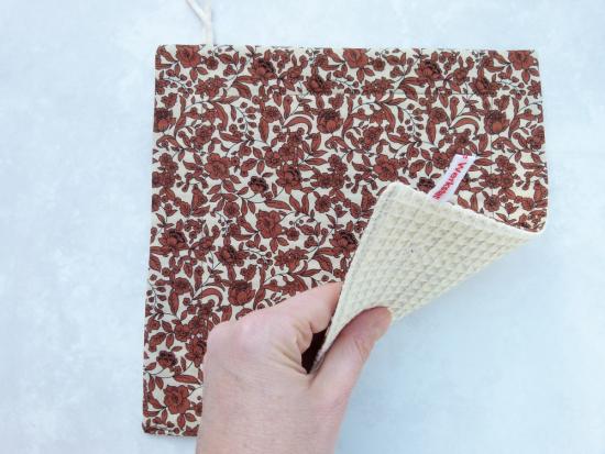 Spültuch, Reinigungstuch - "Braune Blumen auf creme"