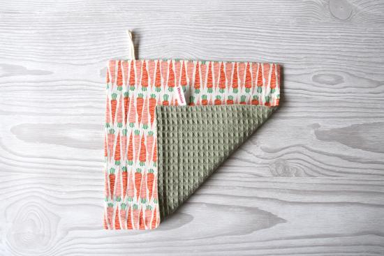 Preview: Spüllappen, Reinigungstuch - "Möhren auf weiß"