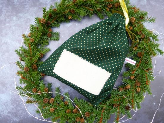 Geschenkbeutel (Goldene Punkte auf dunkelgrün)