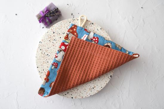 Preview: Spültuch, Putztuch - "Fliegenpilze auf blau"