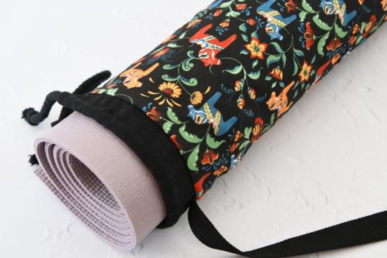 Yogamatten-Tasche "Dalapferde auf schwarz II"