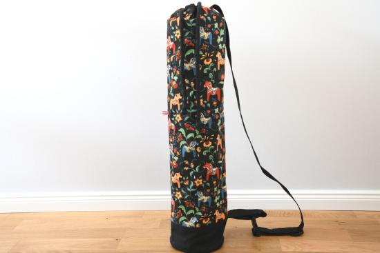 Yogamatten-Tasche "Dalapferde auf schwarz II"