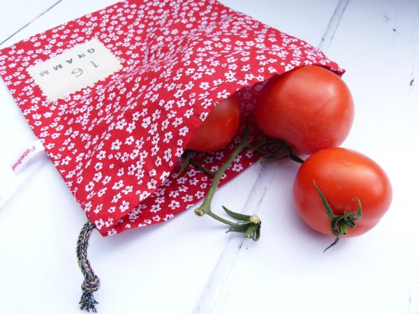 Allzweckbeutel "Weiße Streublumen auf rot"