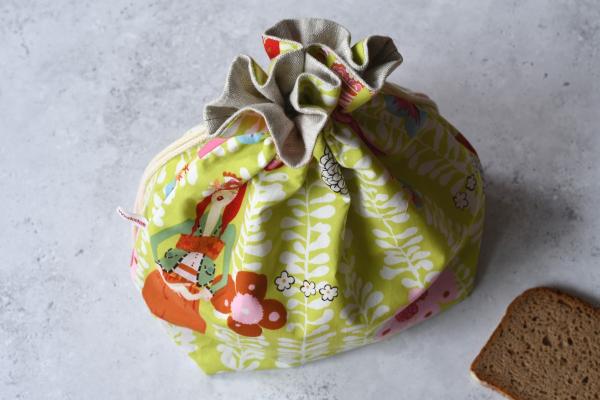 Brotbeutel, Brotkorb, frisches Brot aufbewahren - "Blumenmädchen auf grün"