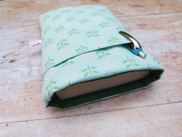 Buchtasche "Rosa Blumen auf hellblau"