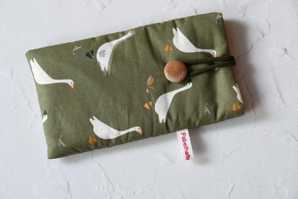 Handytasche "Gänse auf grün"
