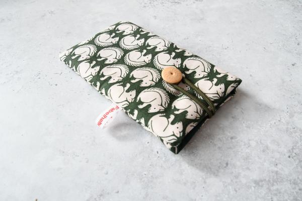 Handytasche "Eichhörnchen auf grün"