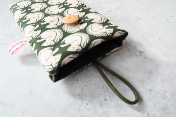 Handytasche "Eichhörnchen auf grün"