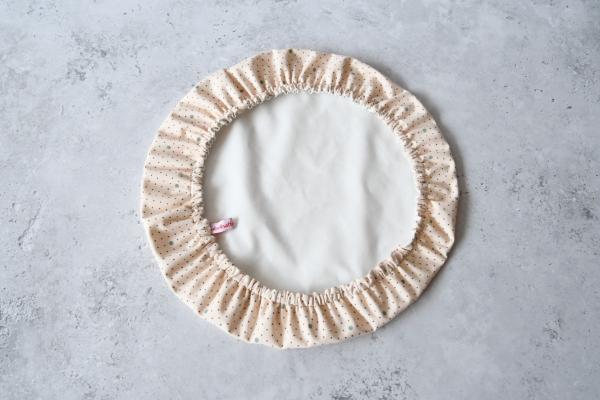 Schüsselhaube XL "Kleine Punkte auf hellrosa"