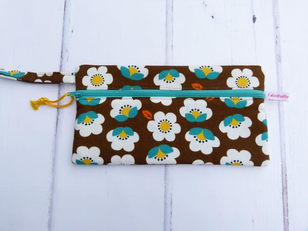 Mäppchen mit Reißverschluss "Retroblumen auf braun"