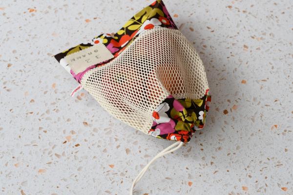 Obst- und Gemüsebeutel "Flower Power auf schwarz"