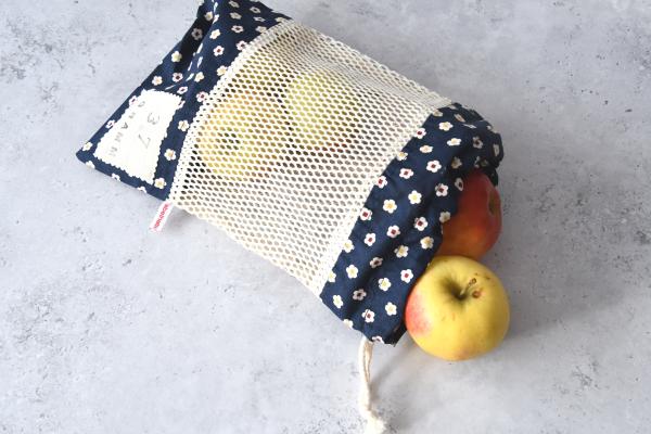 Obst- und Gemüsebeutel "Kleine Blümchen auf dunkelblau"