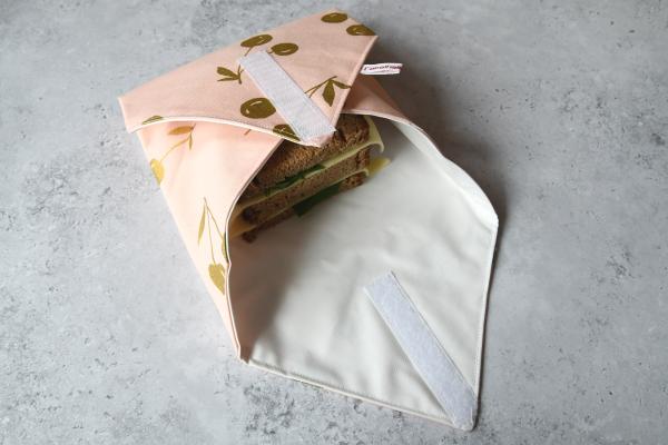 Sandwich-Wrap "Goldene Kirschen auf rosa"