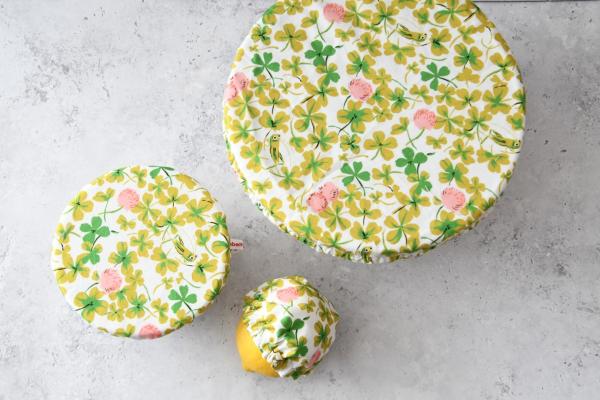 Schüsselhaube "Grashüpfer im Klee"