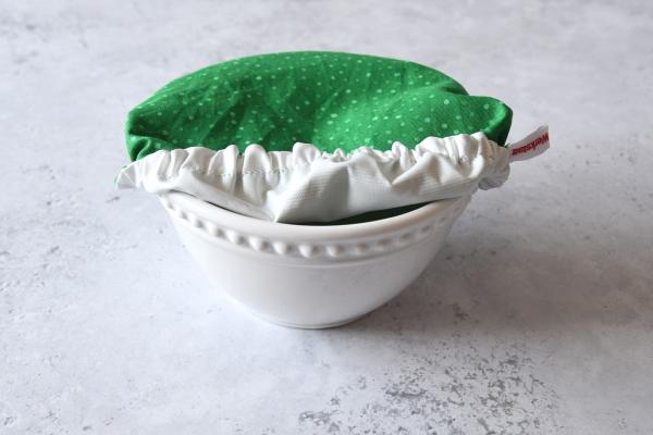 Schüsselhaube "Green dottie"