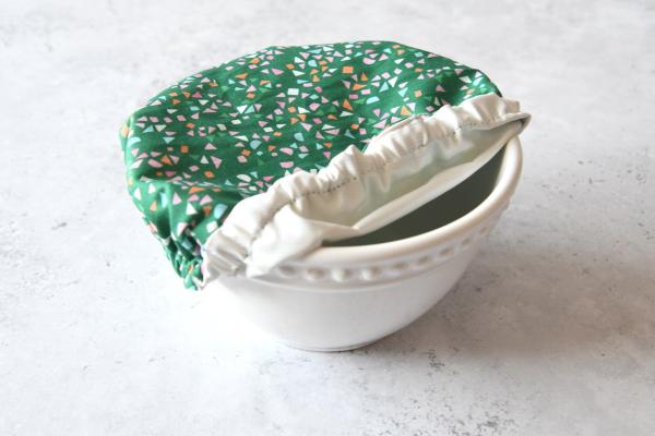 Schüsselhaube "Bunte Dreiecke"