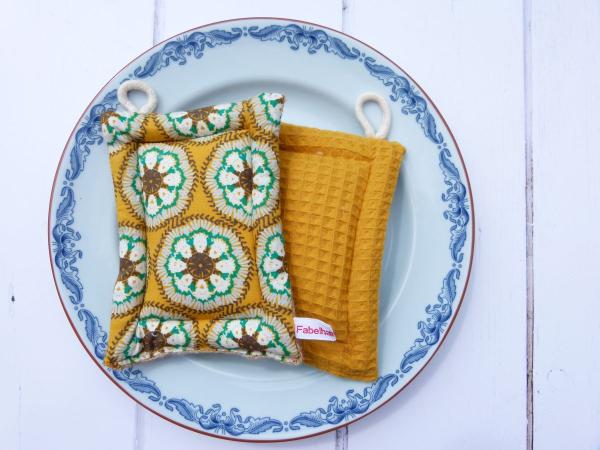 Spülschwamm, Scheuerschwamm, Küchenschwämme (2-er Set) - "Retroblumen auf senfgelb"
