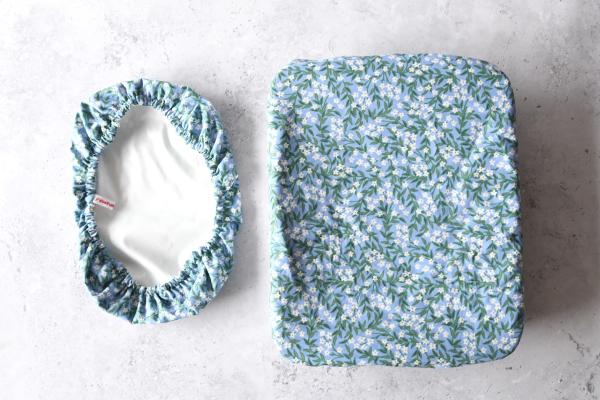 Rechteckige Abdeckhaube "Kleine Blümchen auf blau"