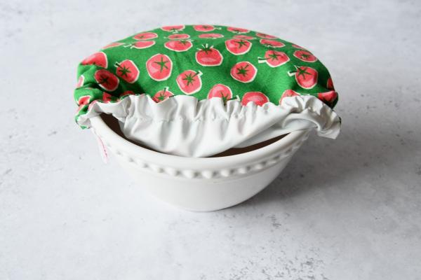 Schüsselhaube "Tomaten auf grün"