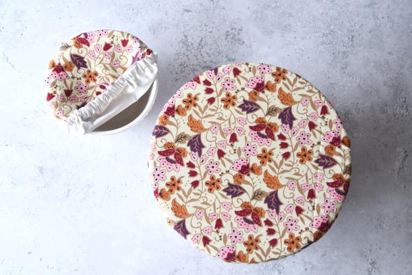 Schüsselhaube "Blumen auf creme"