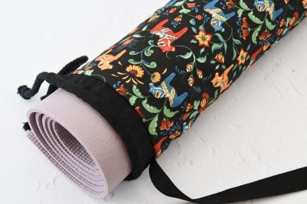 Yogamatten-Tasche "Dalapferde auf schwarz II"
